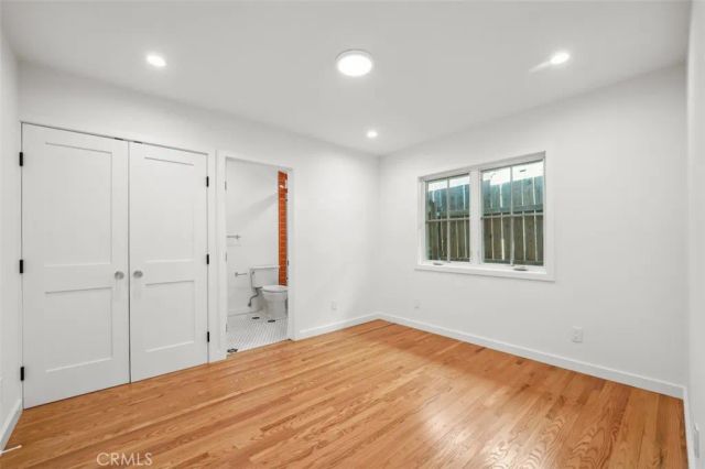 2549 N Beachwood Drive, Los Angeles, CA 90068