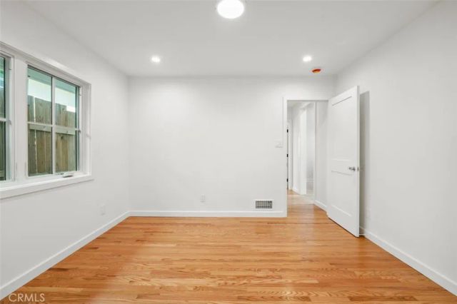2549 N Beachwood Drive, Los Angeles, CA 90068