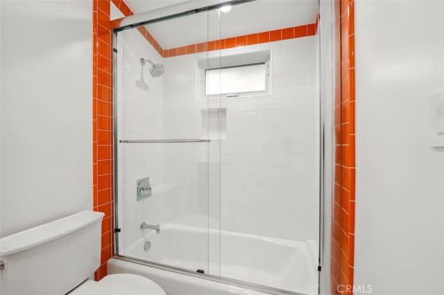 2549 N Beachwood Drive, Los Angeles, CA 90068