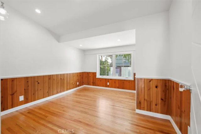 2549 N Beachwood Drive, Los Angeles, CA 90068