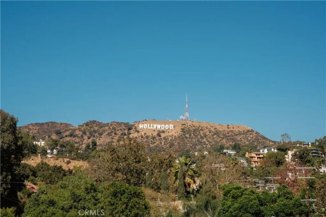 2549 N Beachwood Drive, Los Angeles, CA 90068