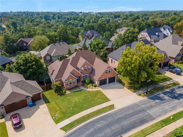 4006 NE Cadbury Avenue, Bentonville, AR 72712