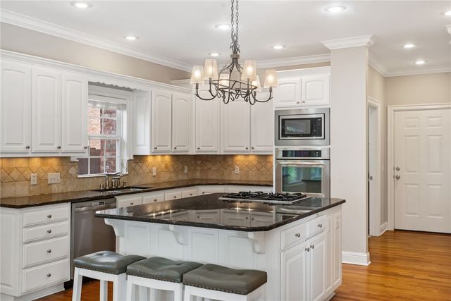 4006 NE Cadbury Avenue, Bentonville, AR 72712