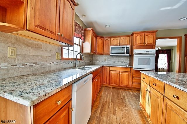 2 Marc Dr, Wantage Twp., NJ 07461