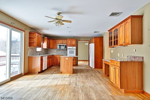 2 Marc Dr, Wantage Twp., NJ 07461