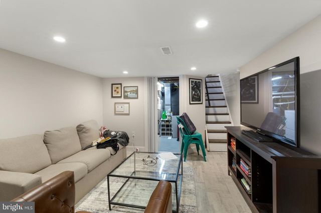 2147 E HAGERT ST, Philadelphia, PA 19125
