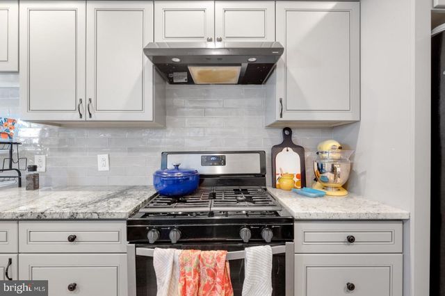 2147 E HAGERT ST, Philadelphia, PA 19125
