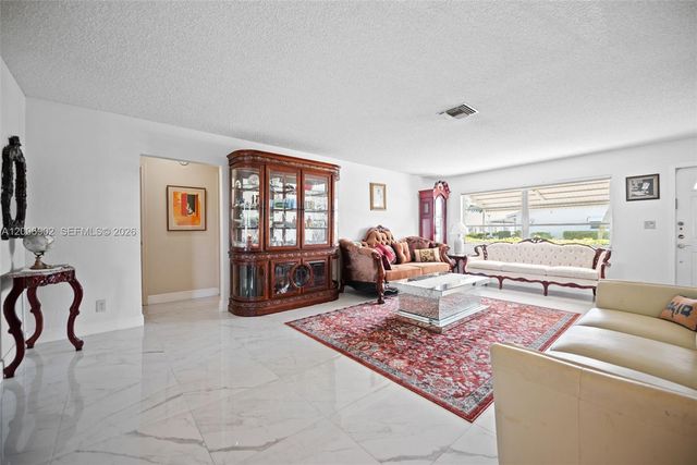 2103 SW 20th Circle, Boynton Beach, FL 33426
