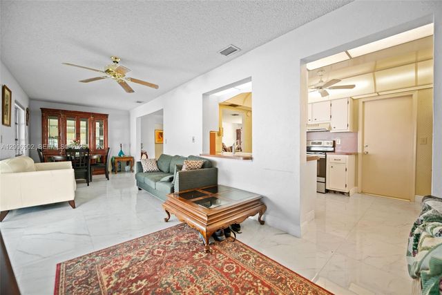 2103 SW 20th Circle, Boynton Beach, FL 33426