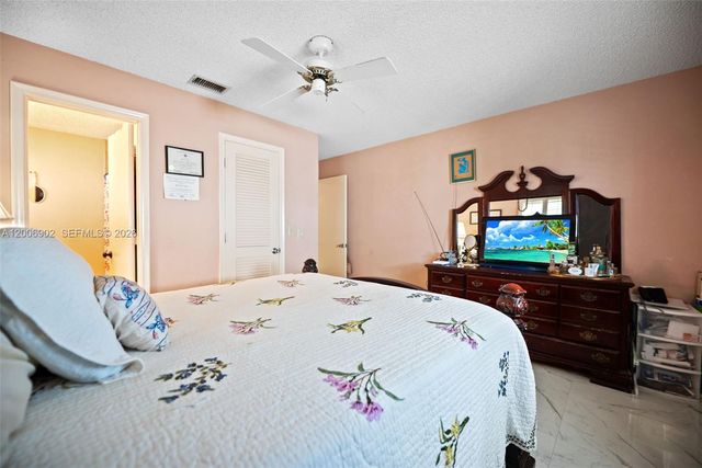 2103 SW 20th Circle, Boynton Beach, FL 33426