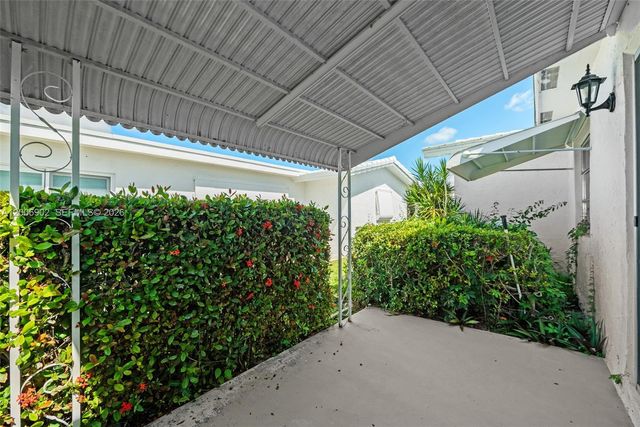 2103 SW 20th Circle, Boynton Beach, FL 33426