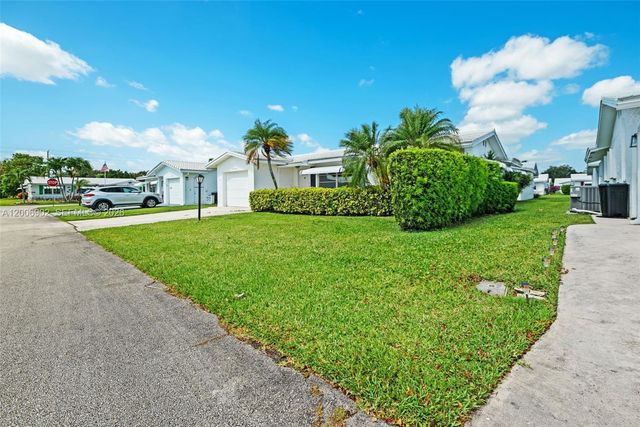 2103 SW 20th Circle, Boynton Beach, FL 33426