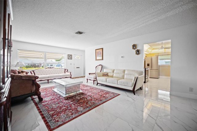 2103 SW 20th Circle, Boynton Beach, FL 33426