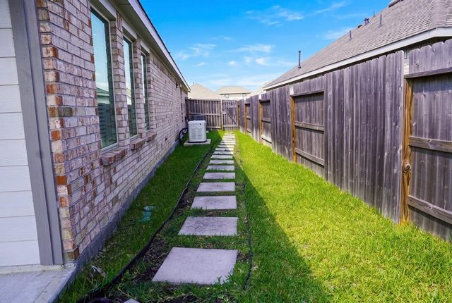4310 Mulberry Sage Drive, Baytown, TX 77521