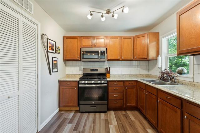 606 N 80th Terrace, Kansas City, KS 66112