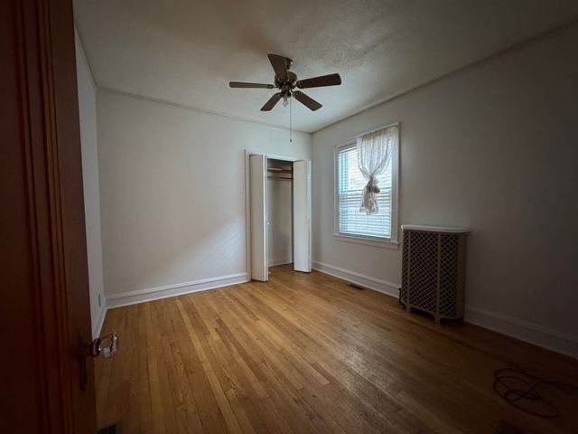 5916 W Cornelia Avenue, Chicago, IL 60634