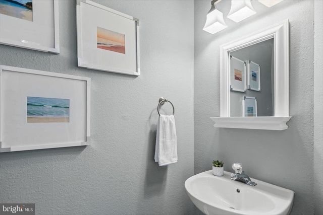 38151 GREENPORT LN, Ocean View, DE 19970