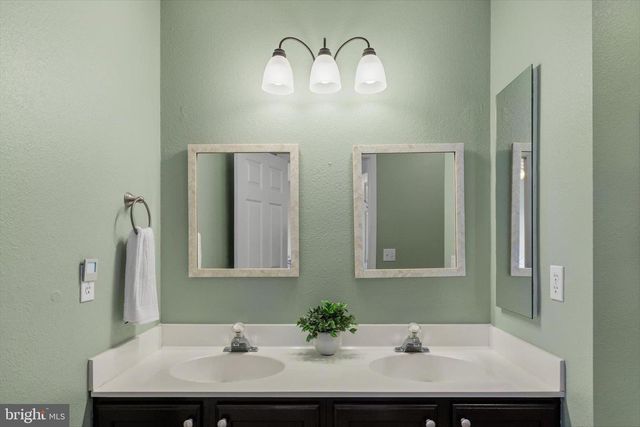 38151 GREENPORT LN, Ocean View, DE 19970