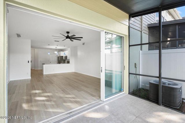 7492 RED CRANE Lane, Jacksonville, FL 32256