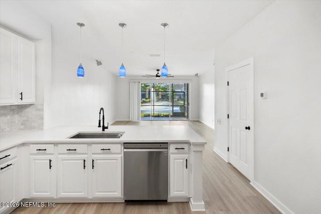 7492 RED CRANE Lane, Jacksonville, FL 32256