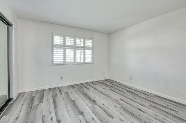 1957 W Santa Ana Avenue, Fresno, CA 93705