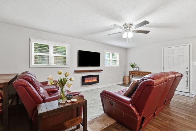 1401 Crystal Drive, Benton, AR 72015