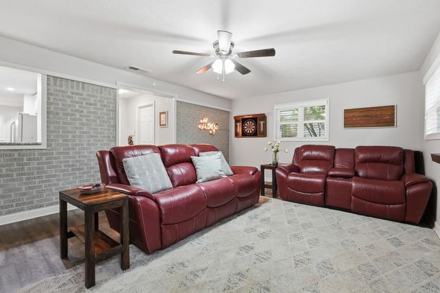 1401 Crystal Drive, Benton, AR 72015