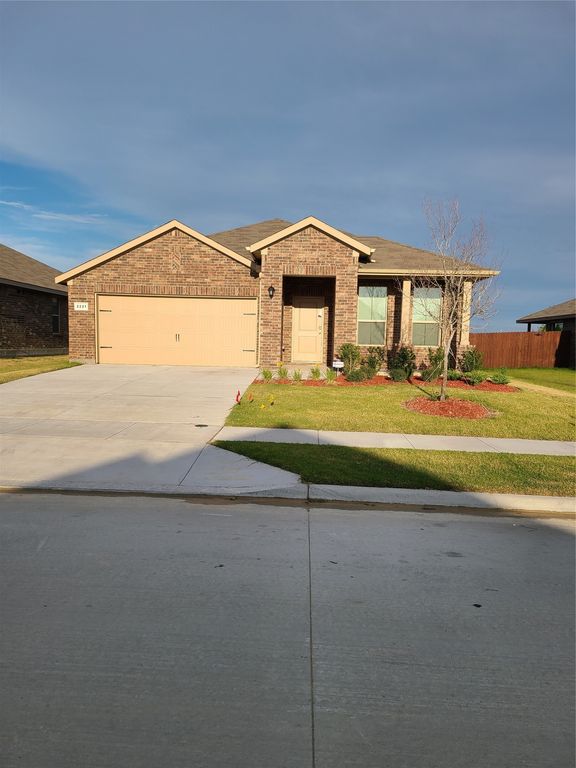 2221 Myrtle Beach Drive, Fort Worth, TX 76108