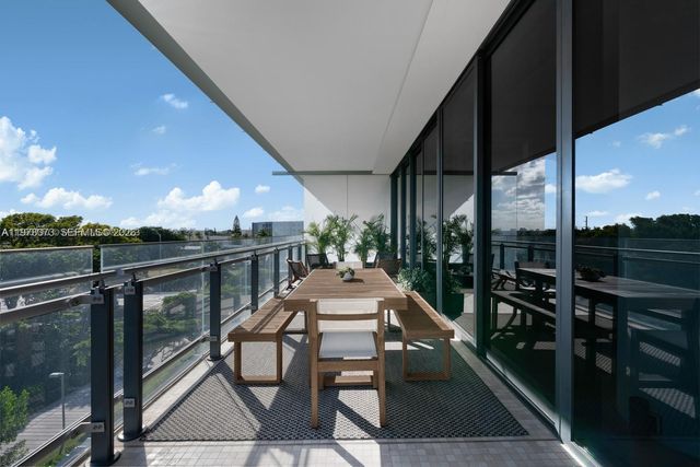 8701 Collins Ave 404, Miami Beach, FL 33154