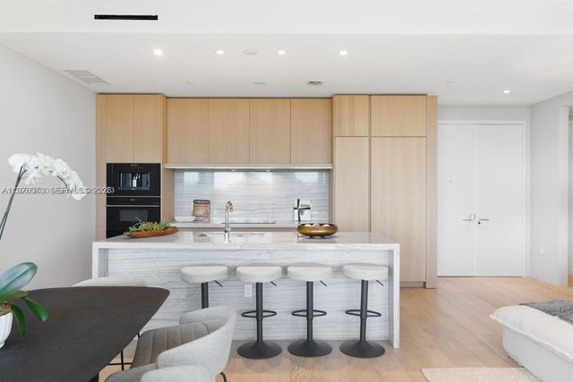 8701 Collins Ave 404, Miami Beach, FL 33154