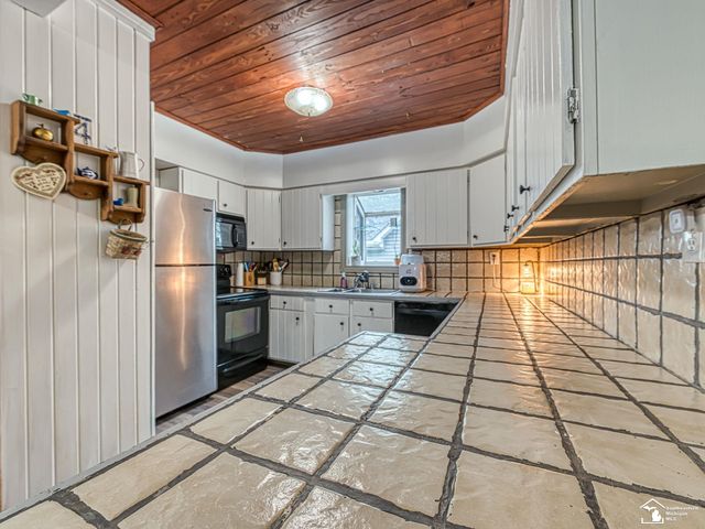 12747 Matthews Street, Carleton, MI 48117
