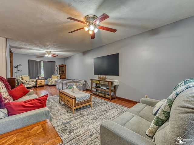 12747 Matthews Street, Carleton, MI 48117