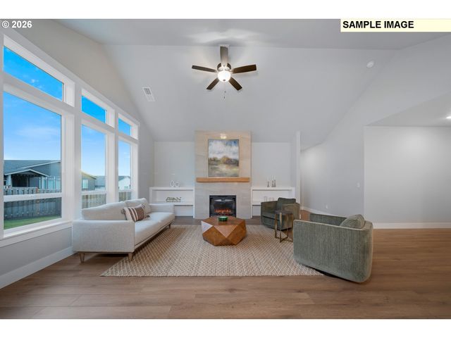 656 Ne TRILLIUM Dr, Estacada, OR 97023