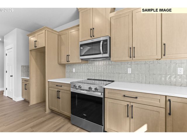 656 Ne TRILLIUM Dr, Estacada, OR 97023
