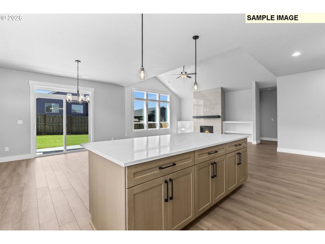 656 Ne TRILLIUM Dr, Estacada, OR 97023