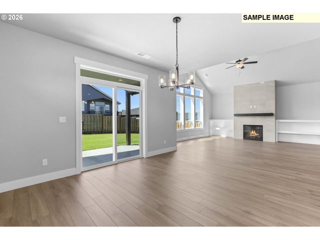 656 Ne TRILLIUM Dr, Estacada, OR 97023