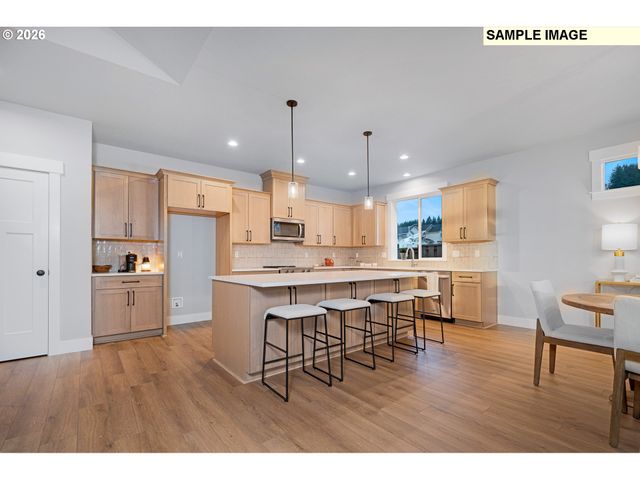 656 Ne TRILLIUM Dr, Estacada, OR 97023