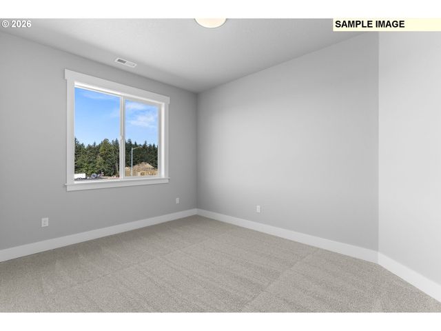 656 Ne TRILLIUM Dr, Estacada, OR 97023