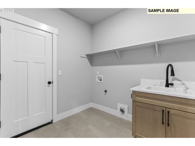 656 Ne TRILLIUM Dr, Estacada, OR 97023