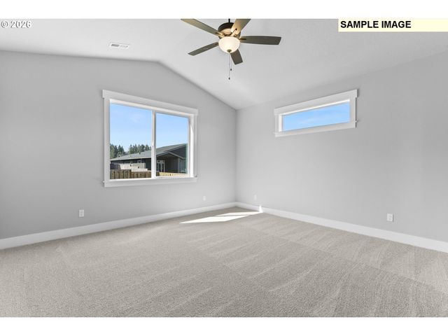 656 Ne TRILLIUM Dr, Estacada, OR 97023