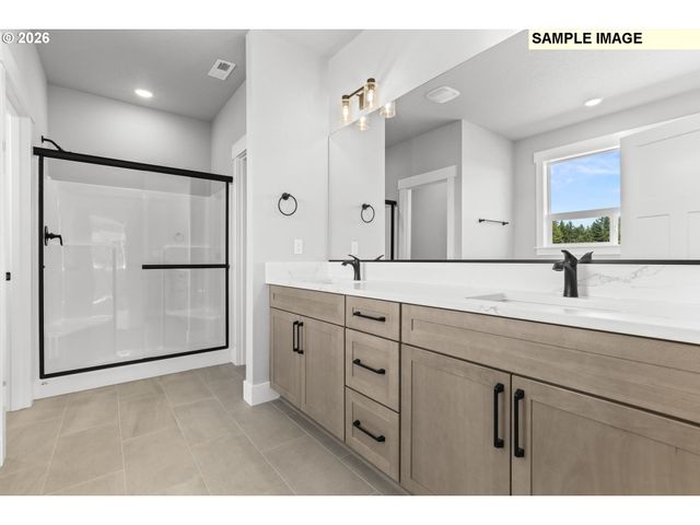 656 Ne TRILLIUM Dr, Estacada, OR 97023