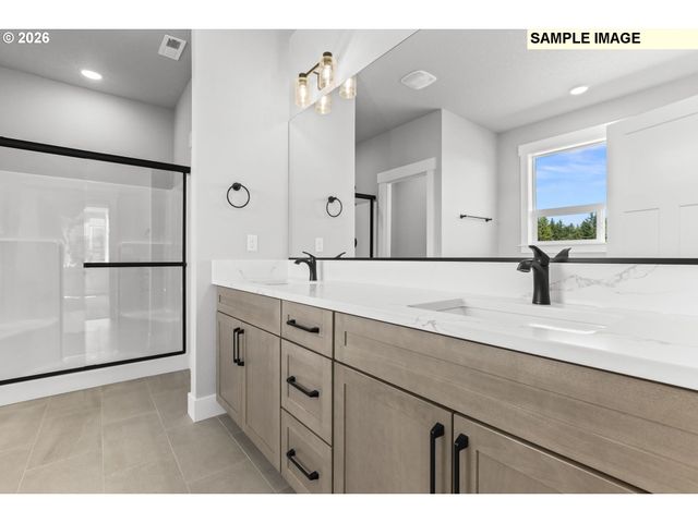 656 Ne TRILLIUM Dr, Estacada, OR 97023