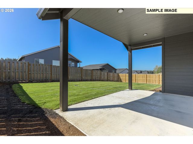 656 Ne TRILLIUM Dr, Estacada, OR 97023