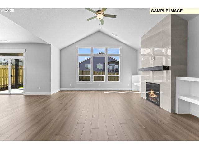 656 Ne TRILLIUM Dr, Estacada, OR 97023