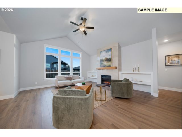 656 Ne TRILLIUM Dr, Estacada, OR 97023