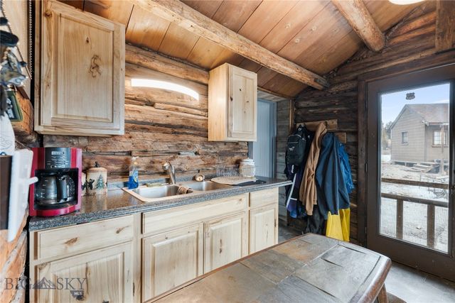 3144 Iris Ridge, Ramsay, MT 59748