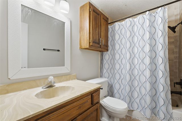 1716 N Butternut Avenue, Broken Arrow, OK 74012