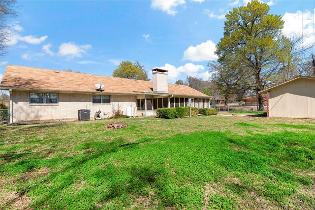 2598 Clark Lane, Paris, TX 75460