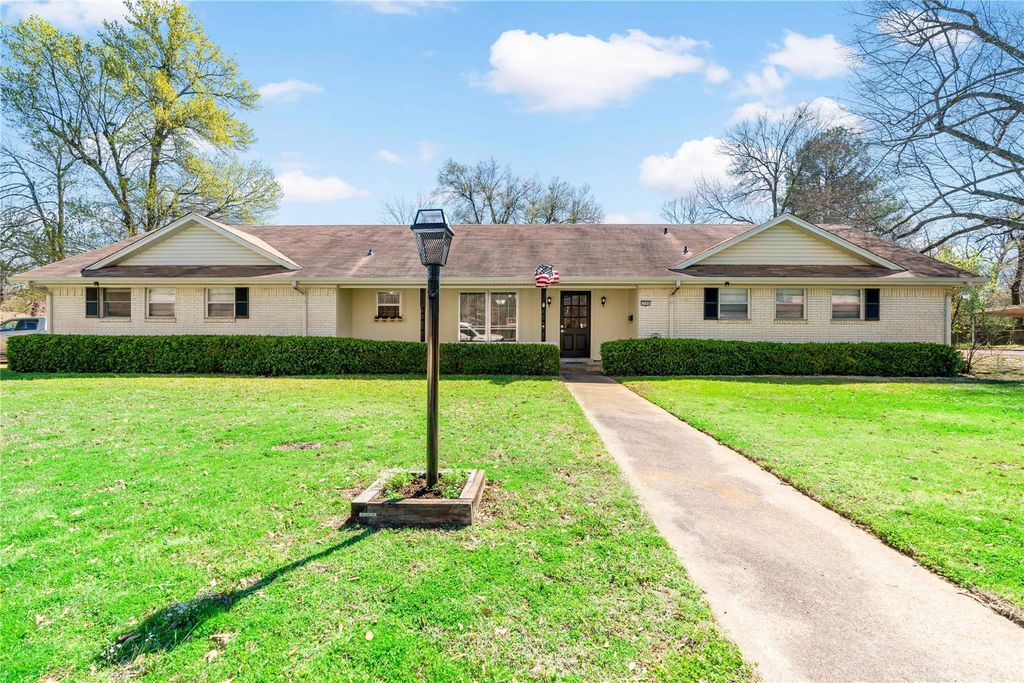 2598 Clark Lane, Paris, TX 75460