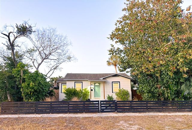 4405 8TH AVENUE N, St Petersburg, FL 33713